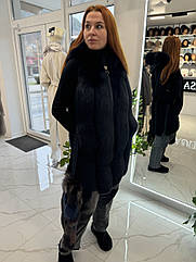 Жіноча жилетка з хутра песця.