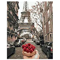 Картина за номерами ПРЕМІУМ "Кекс з малиною на фоні Ейфелевої вежі" з лаком розміром 40х50 см