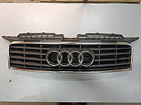 AUDI A3 2002-2005 Решітка радіатора 8P3853651
