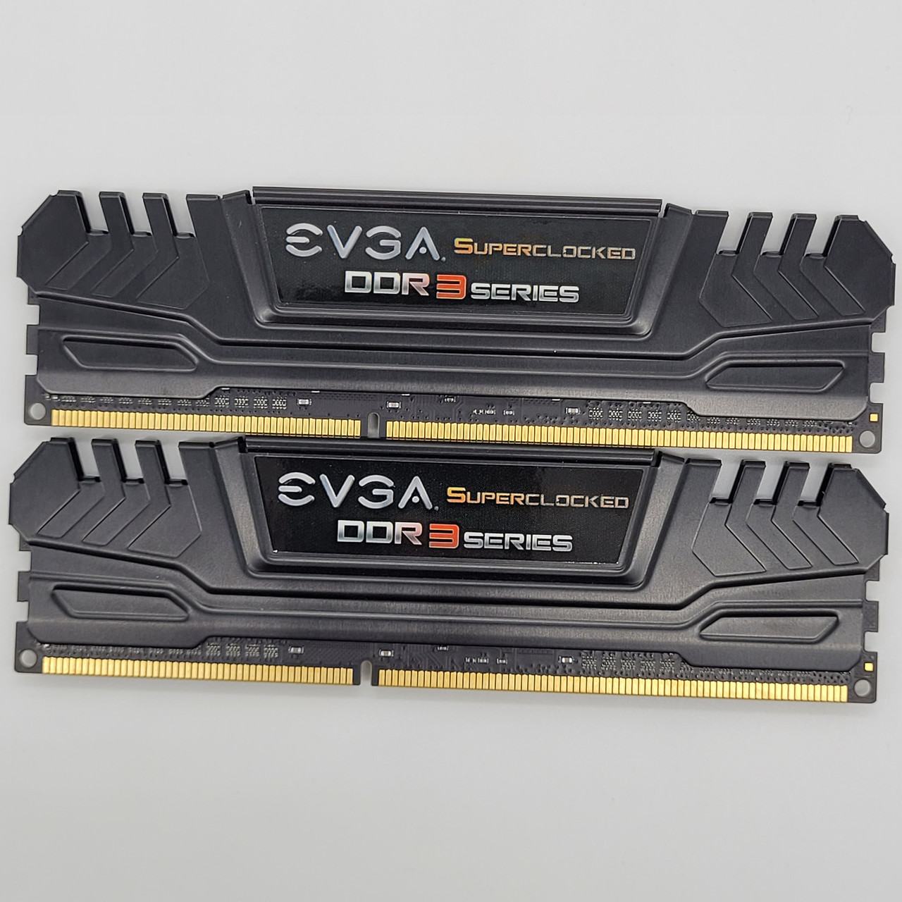 Комплект оперативної пам'яті Evga Superclocked DDR3 8Gb (2x4Gb) 1866MHz PC3-14900U 1R8 CL9 (08G-D3-1866-MR) Б/В