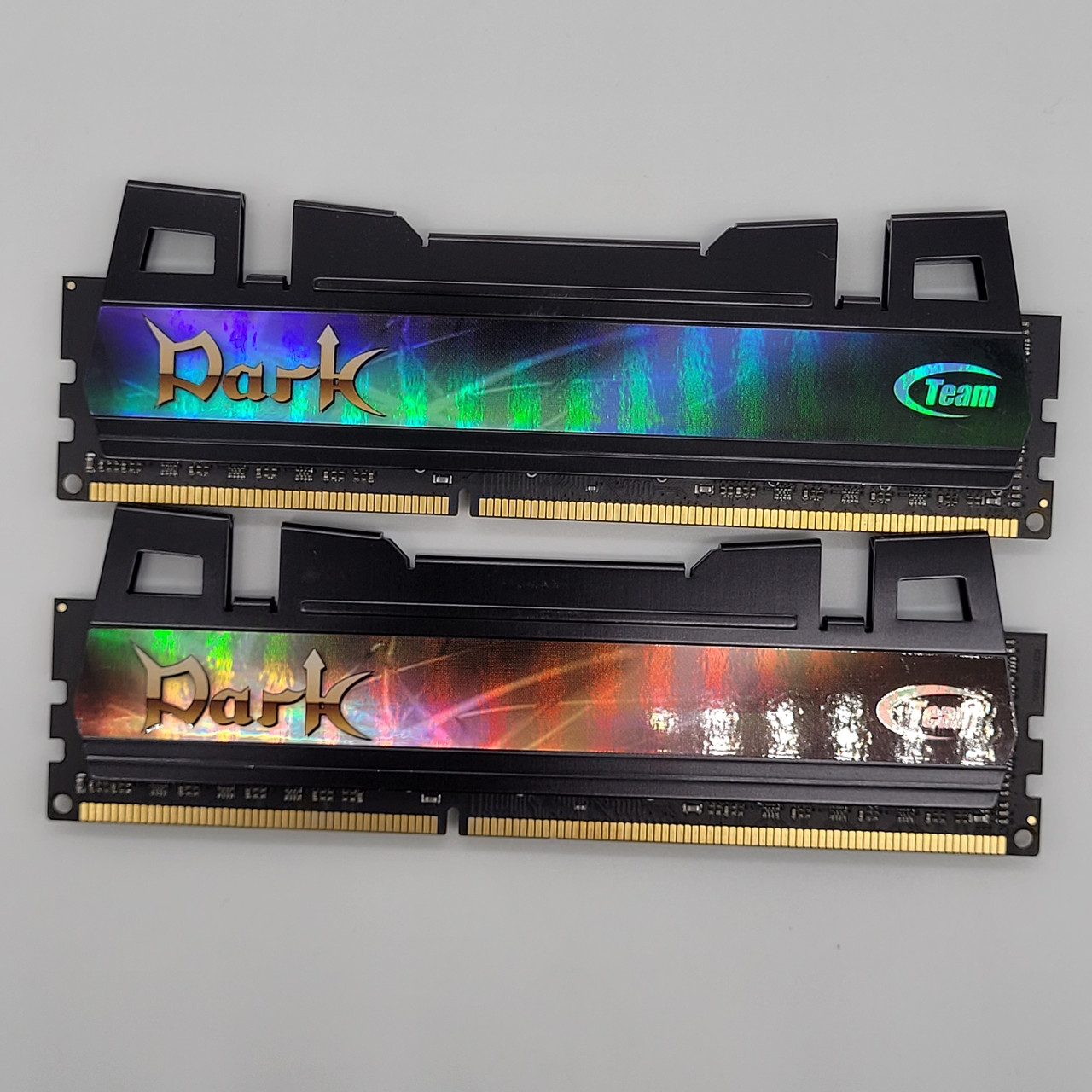 Пара оперативної пам'яті Team Dark DDR3 8Gb (2x4Gb) 1600MHz 12800U CL9 (TXD34096M1600HC9-D) Б/В