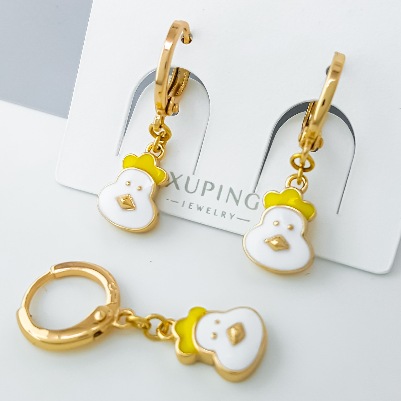 Сережки дитячі "Курчатка" з білою та жовтою емаллю, медзолото Xuping позолота 18К