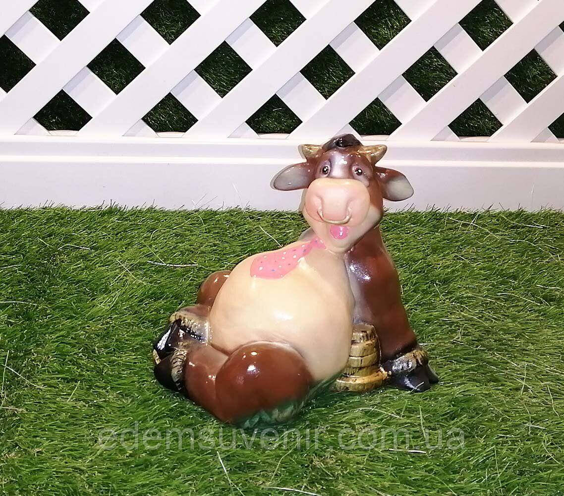 Декоративна скарбничка Бичок з краваткою (18х17х21 см), скарбничка для грошей, скарбничка у вигляді бичка, фото 1