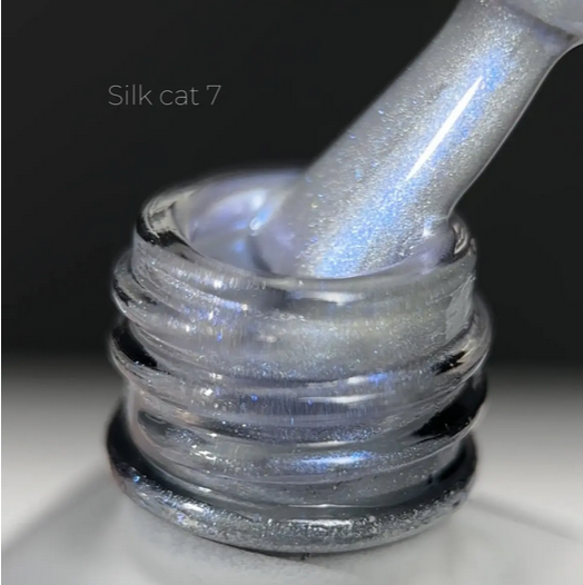 Гель-лак Кошаче Око SAGA professional Silk Cat 07 Шовкове котяче око 10 мл