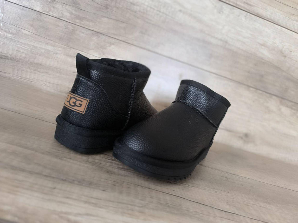 Уги ЧОРНІ шкіряні натуральники низькі (h = 11.5) з лейбл UGG на п'ятці унісекс 36р — 41 р мінігальфики зима, фото 1