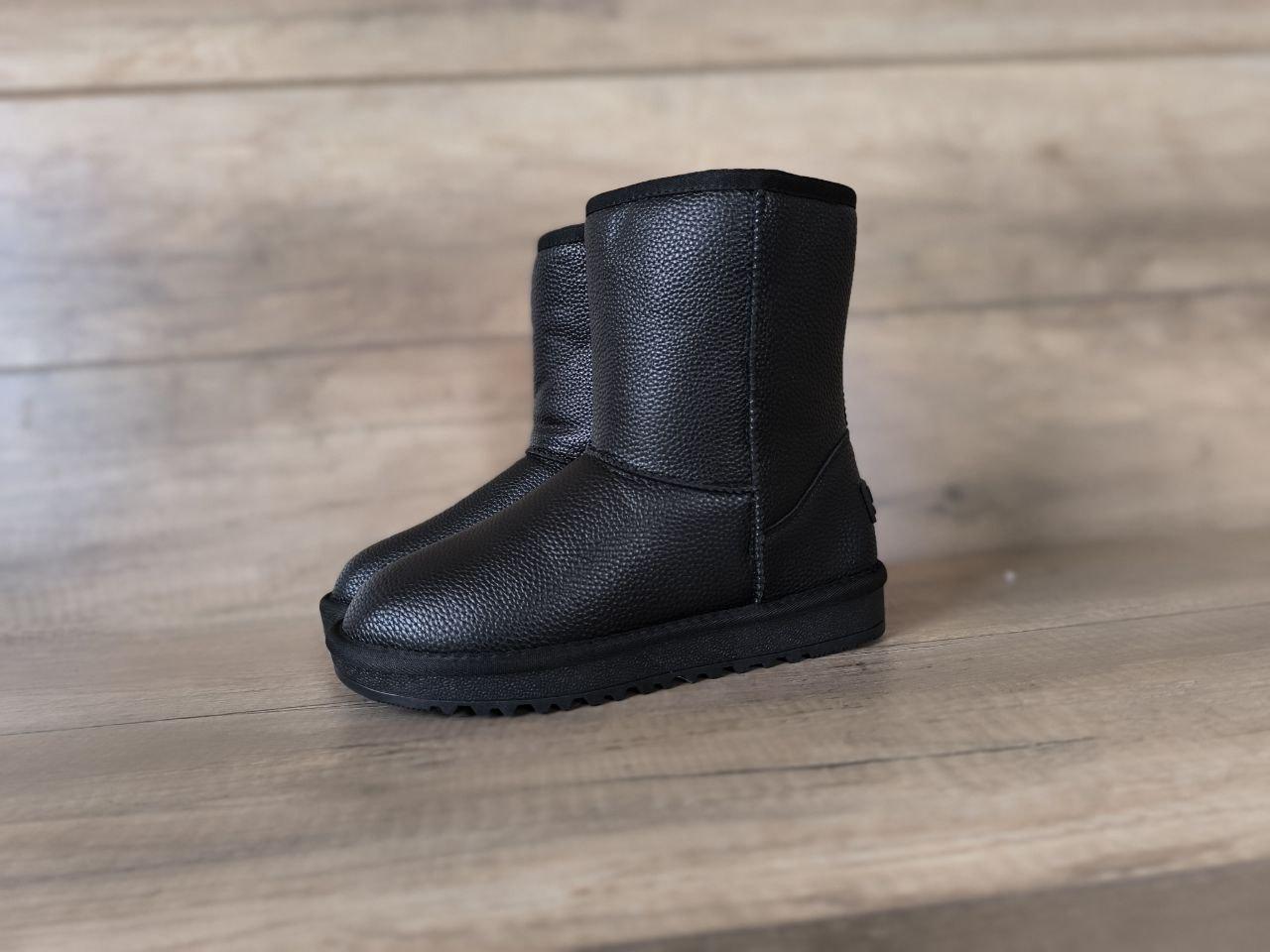 Уги ЧОРНІ з натуральної шкіри високі з лейбл Ugg чобітки теплі жіночі зима