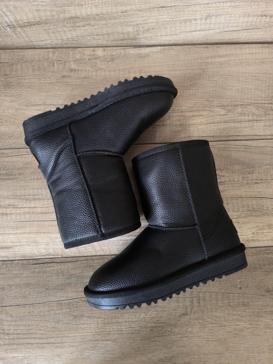 Уги ЧОРНІ з натуральної шкіри високі з лейбл Ugg чобітки теплі жіночі зима