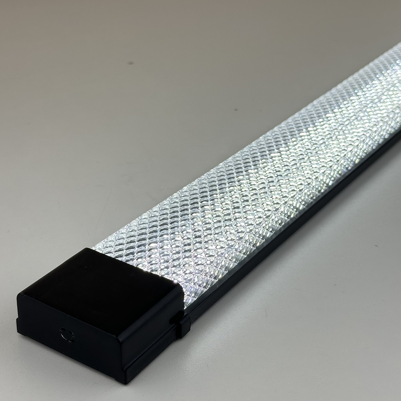 Світлодіодний світильник Prismatic 52Вт 6500K 1200 мм Feron AL5020 чорний корпус