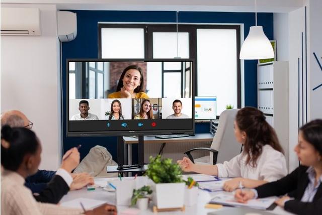 Інтерактивна панель для відеоконференцій