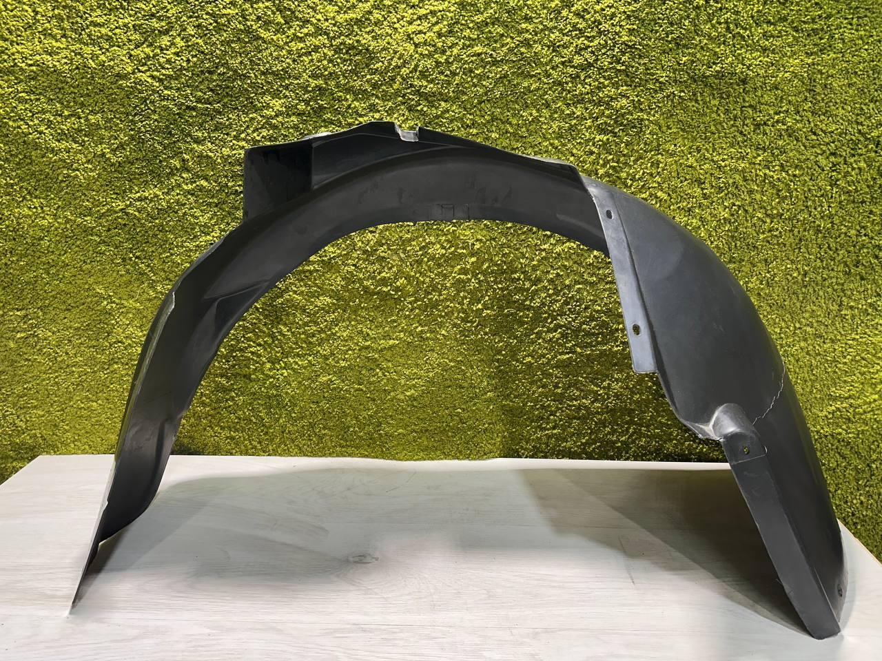 Лівий передній підкрилок AUDI A6 C5 97-01 Ауді А6 С5 97-01, фото 1