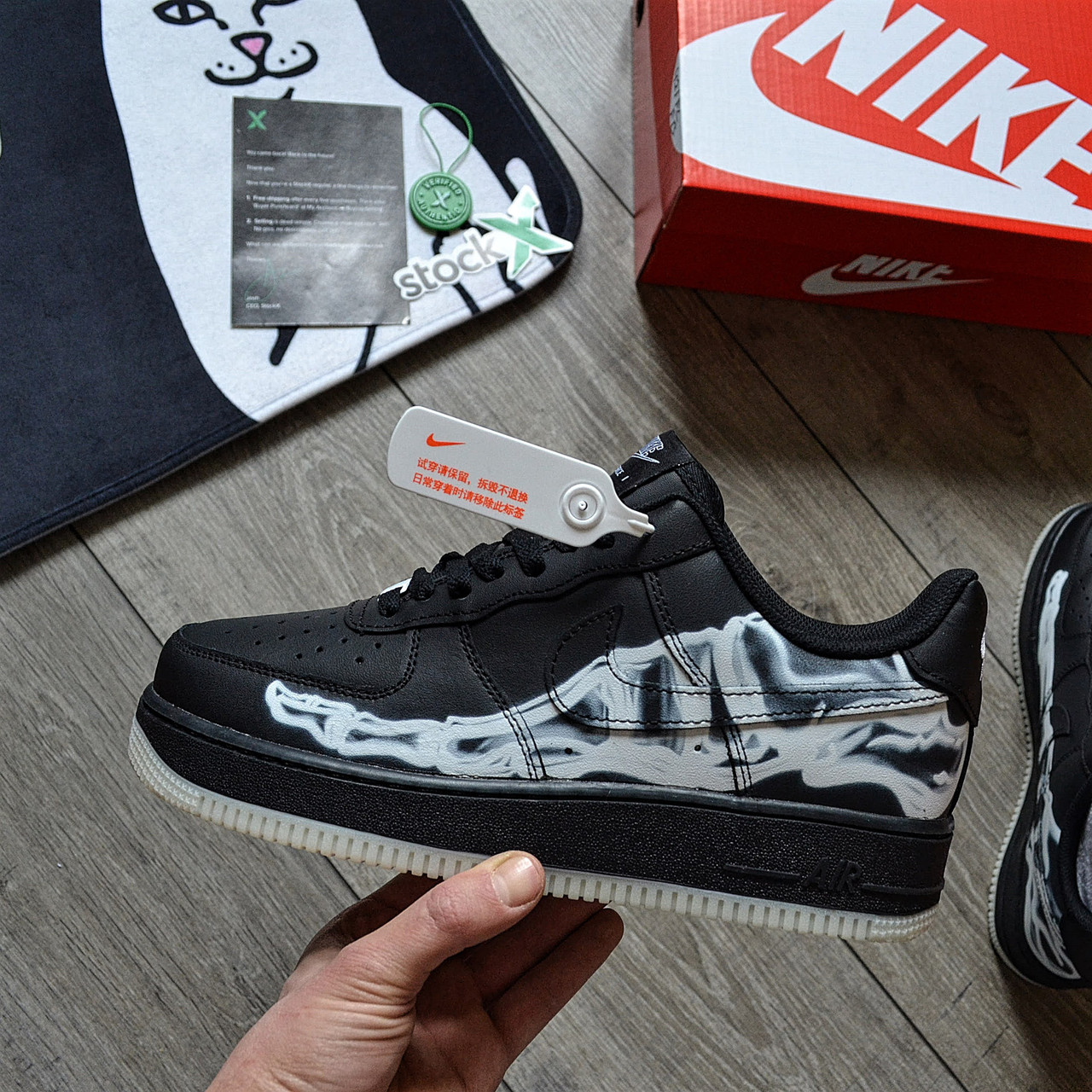 Чоловічі кросівки Nike Air Force 1 '07 QS 'Black Skeleton' осінь-весна демісезонні чорні. Живе фото, фото 1