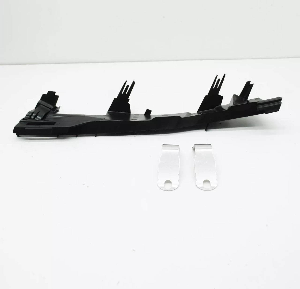 Кронштейн фари лівий BMW G30 G31 G38, 63119879643