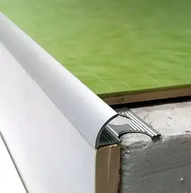 Алюмінієвий куточок напівкруглий для плитки товщиною 10 мм, довжина 2,7 м Срібло (ПЛ-202)