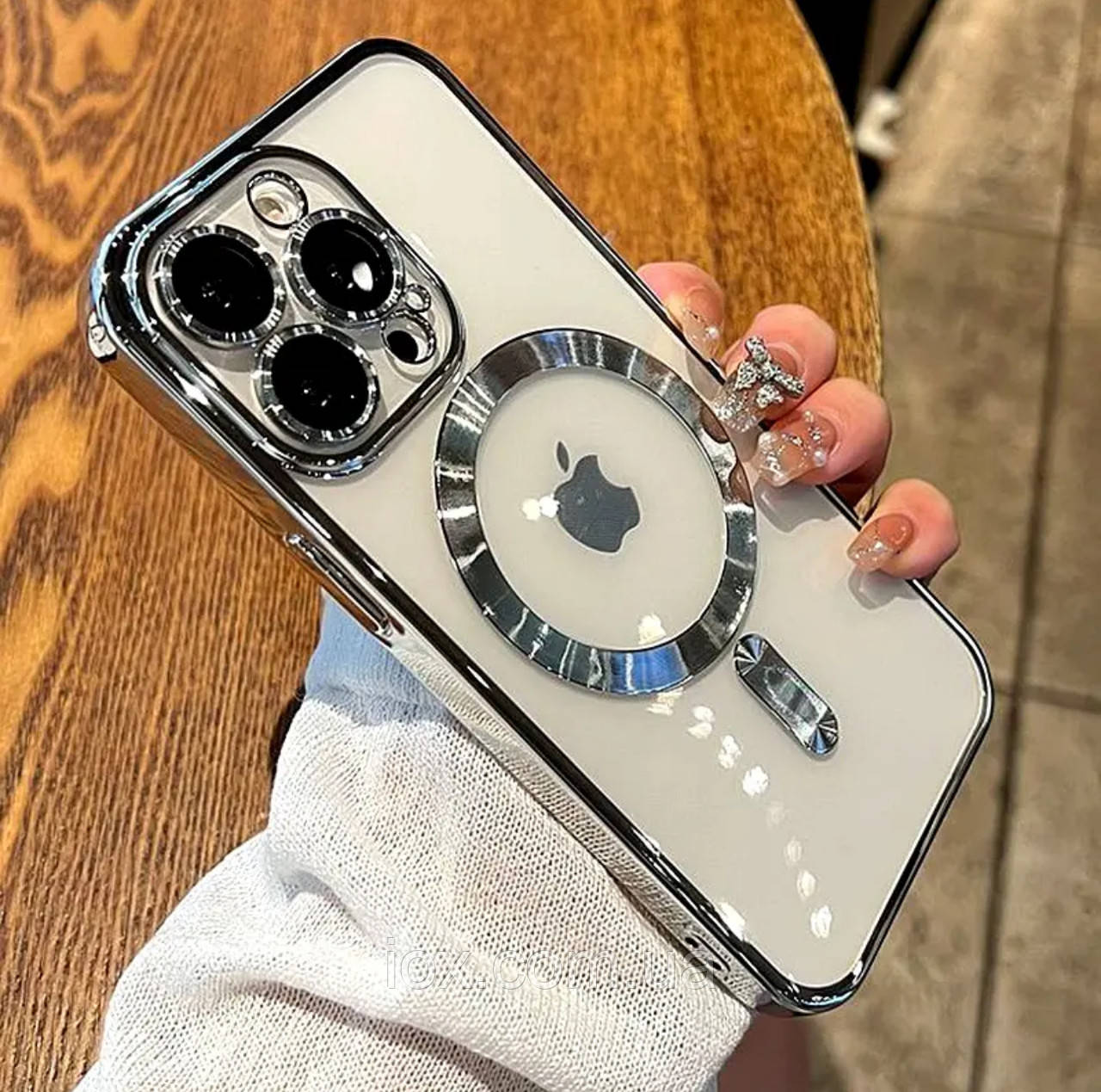 Силіконовий срібний чехол для Iphone 16 Pro Max MagSafe з захистом на камеру