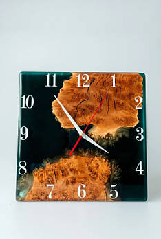 Елегантний годинник на подарунок з дерева та епоксидної смоли  ручної роботи "Лісовий Відлік" 30x30 см