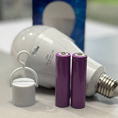 Акумуляторна лампочка ліхтарик Е27 2х18650 20Вт 6500К з гачком