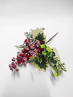 Іграшка на ялинку новорічний декор — прикраса гілочка, засніжена декоративні ягоди червоні