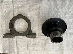 Ступиця шківа вала солотростра з корпусом підшипника кзс-1218