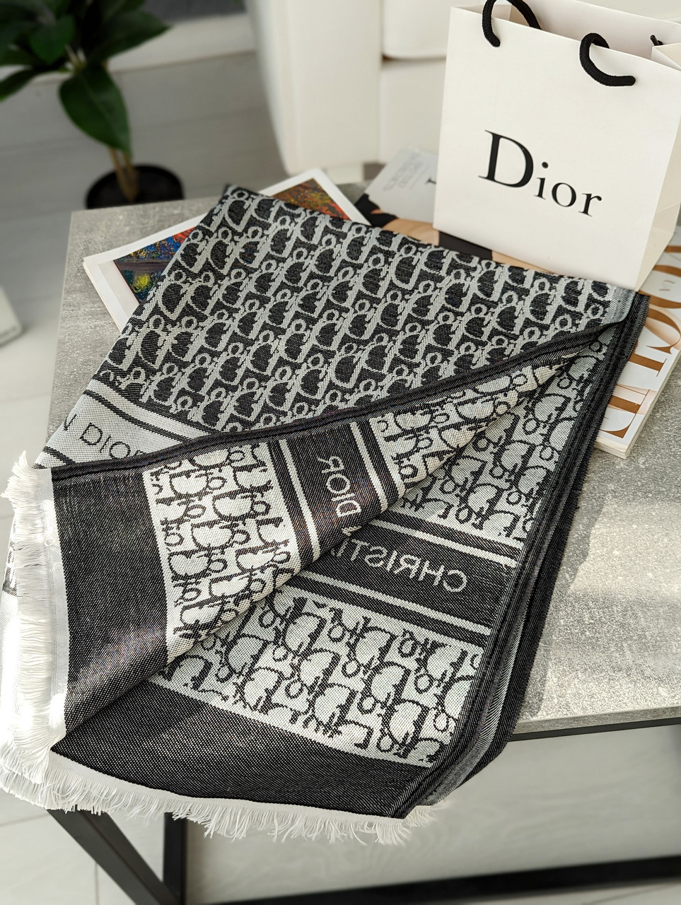 Палантин шарф Christian Dior жіночий шарф сіро-молочний