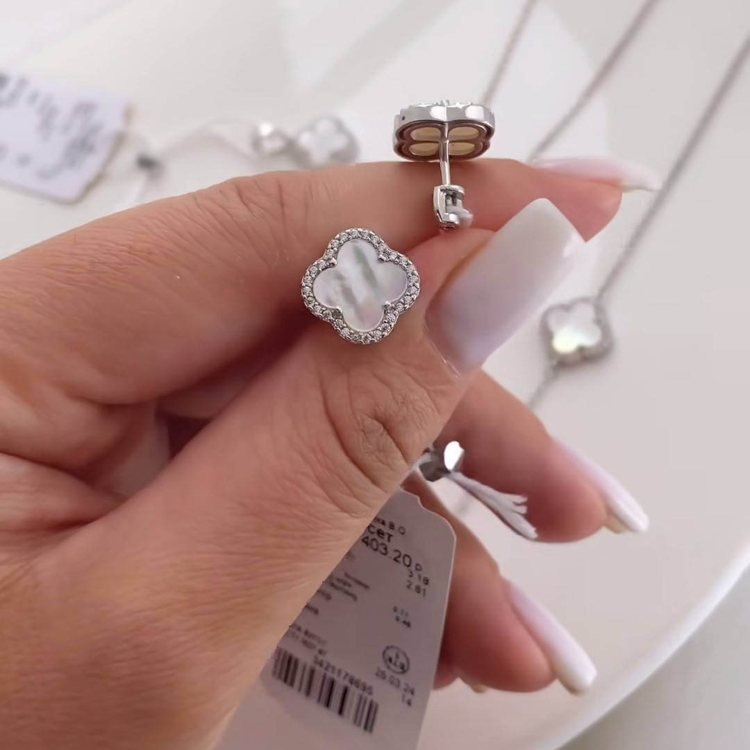 Срібні сережки Перламутр Конюшина Чотирилистник 13 мм