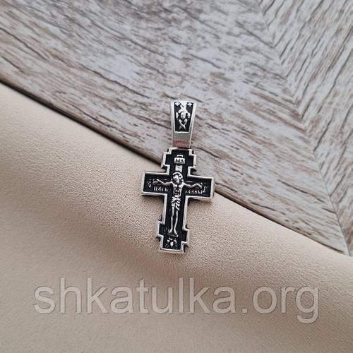 Хрестик зі срібла з розп'яттям образом святого і чорнінням