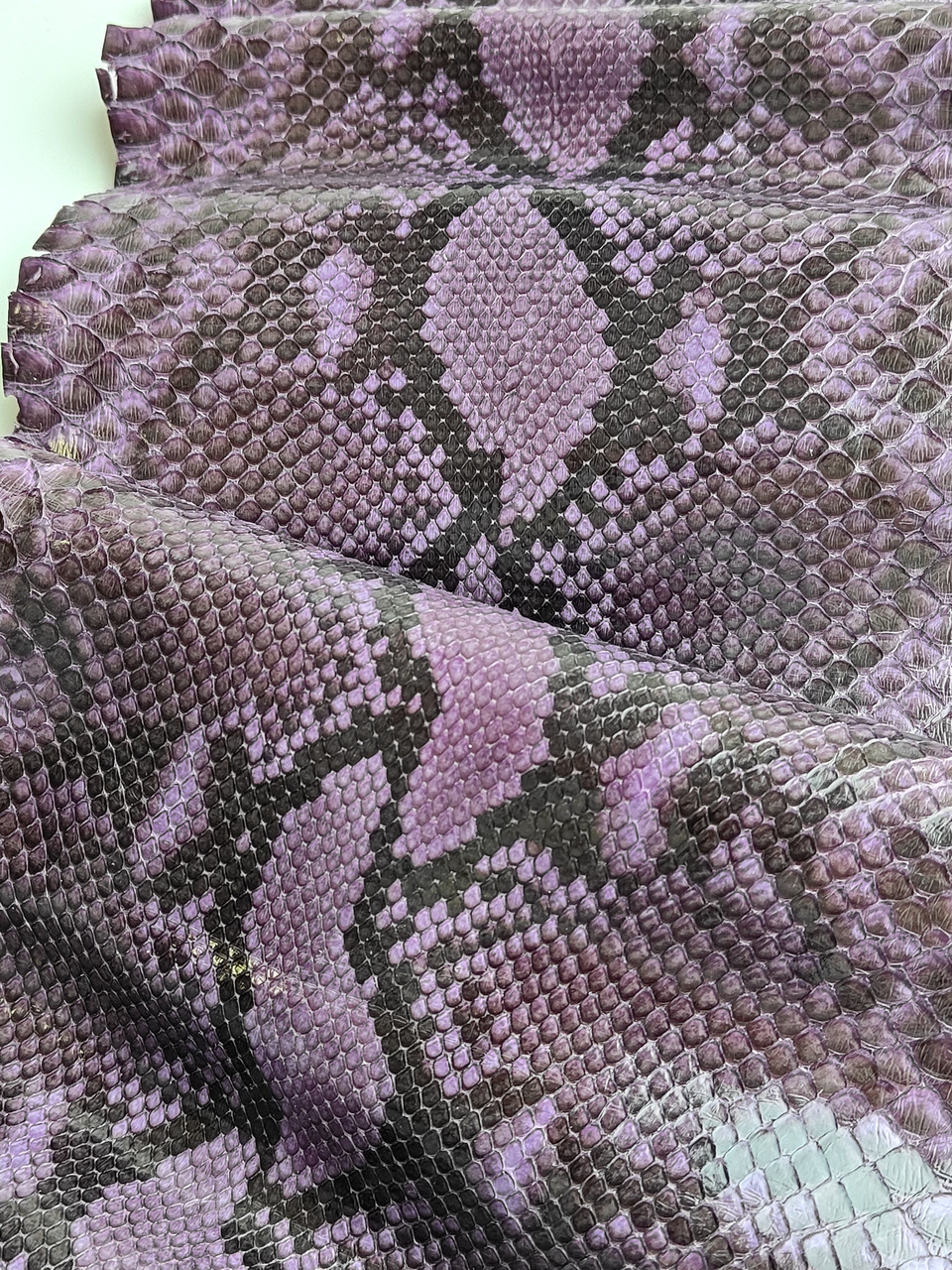 Шкіра пітона, фіолетова, 0,9 м., КП021