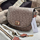 Невелика жіноча сумочка на плече Ck K6071 light brown, фото 3