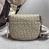 Невелика жіноча сумочка на плече Ck K6071 beige, фото 6