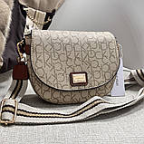 Невелика жіноча сумочка на плече Ck K6071 beige, фото 3