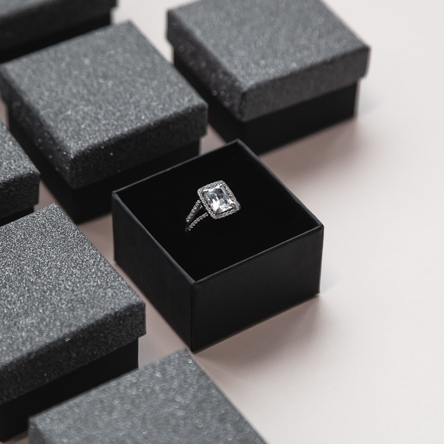 Серебряное кольцо