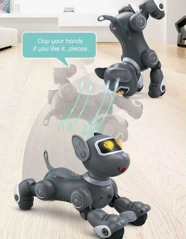 Робот собака на пульті управління