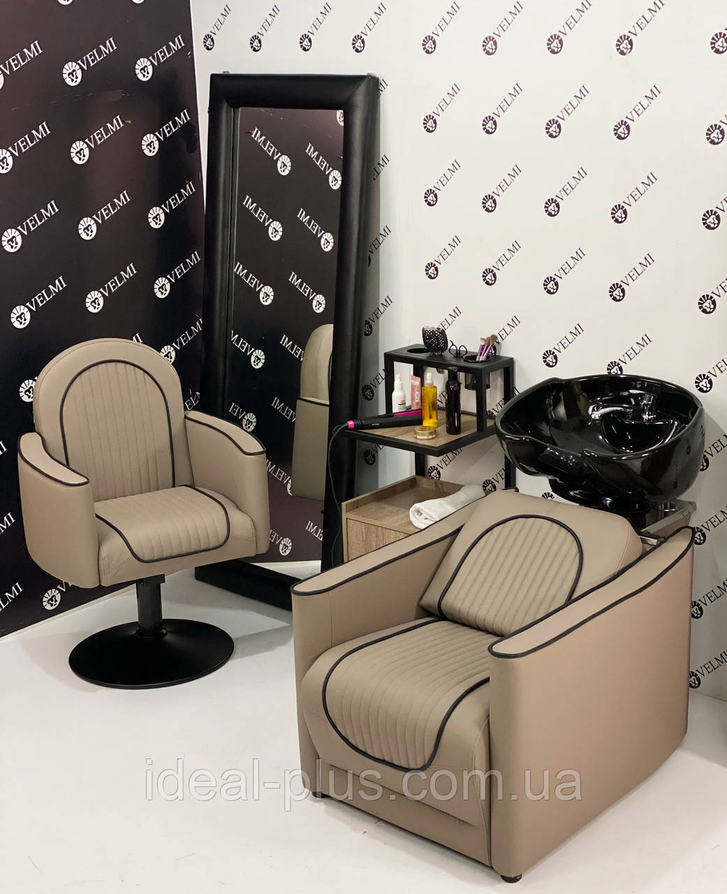 Сучасний перукарський комплект меблів VINCENT 4в1 меблі для салонів краси