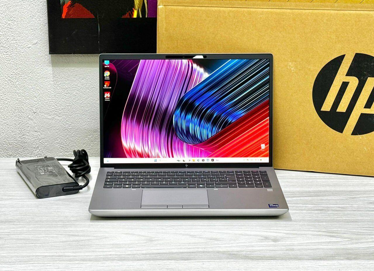 Нова ноутбук HP ZBook Firefly 16 G11 16" 3840x2400| i9-14900HX| 32GB RAM| 1000GB SSD| RTX 3500 Ada Gen 12GB