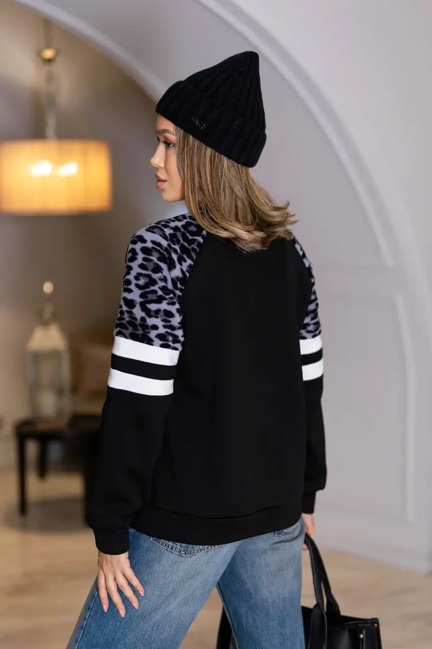 Жіночий світшот з леопардовим принтом із тринитки на флісі з круглим вирізом гордовини