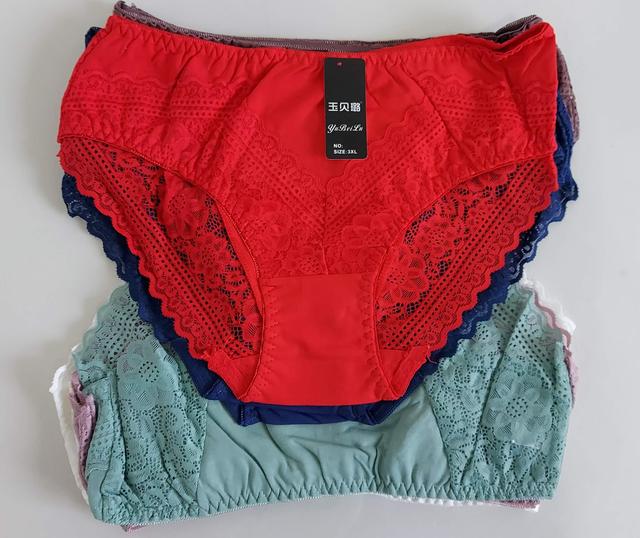 фотографія жіночі гіпюрові труси в кольорах