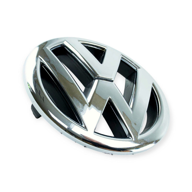 Емблема решітки volkswagen jetta 5c ? 13см  пластик  хром
