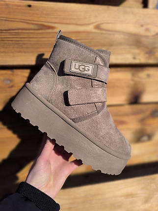 Угги UGG ботиночки БЕЖЕВЫЕ KHAKI на липучках и высокой подошве с лейбл утепленые женские зимние LQD, фото 1