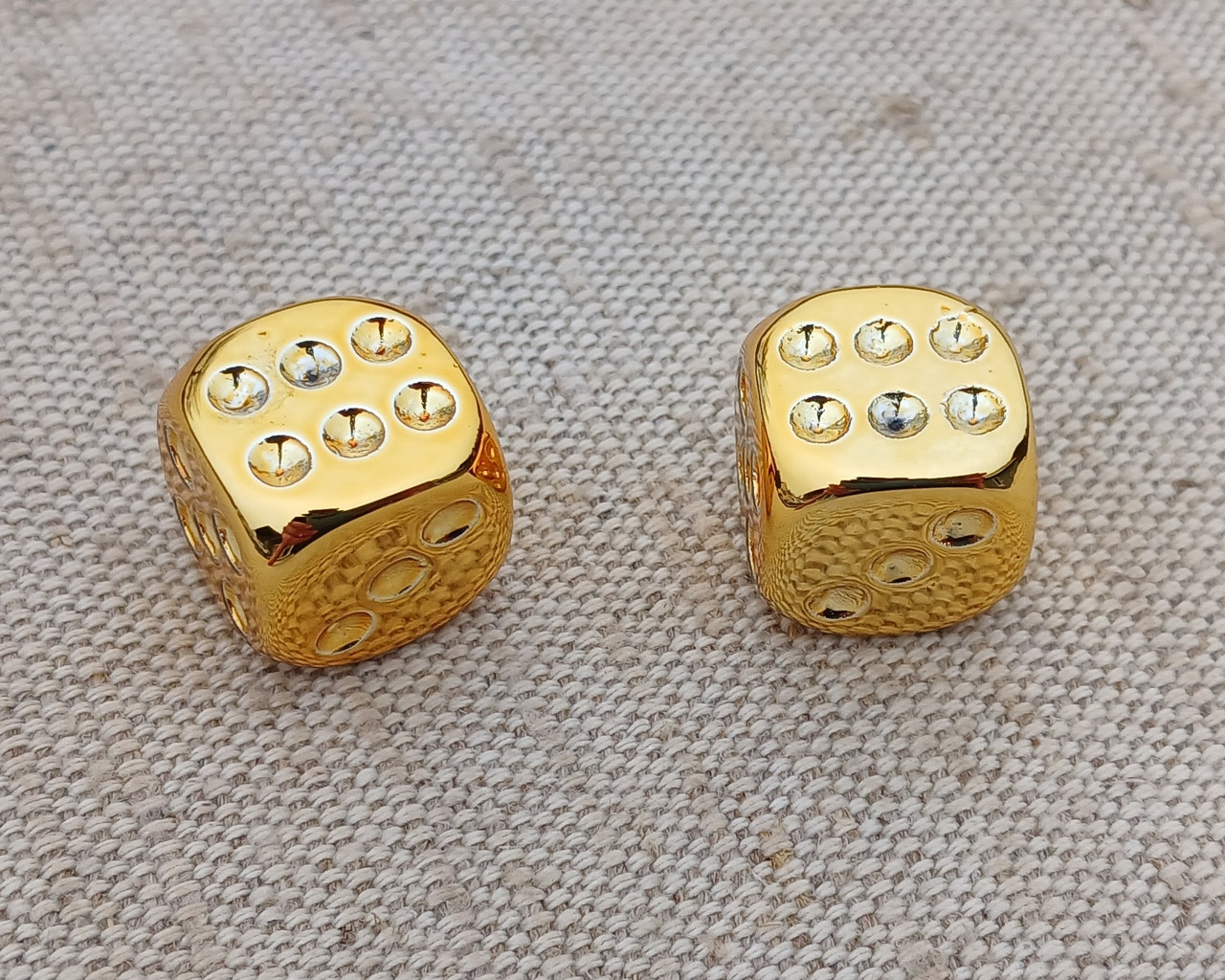 Кубики игральные из акрила, зары для нард, шахмат, d 16мм.