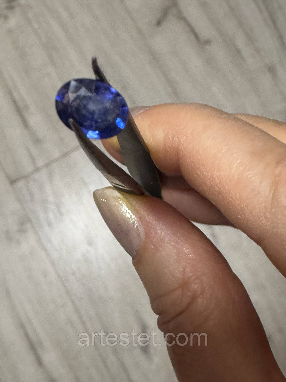 Дорогоцінний камінь сапфір синього кольору 2.83ct.