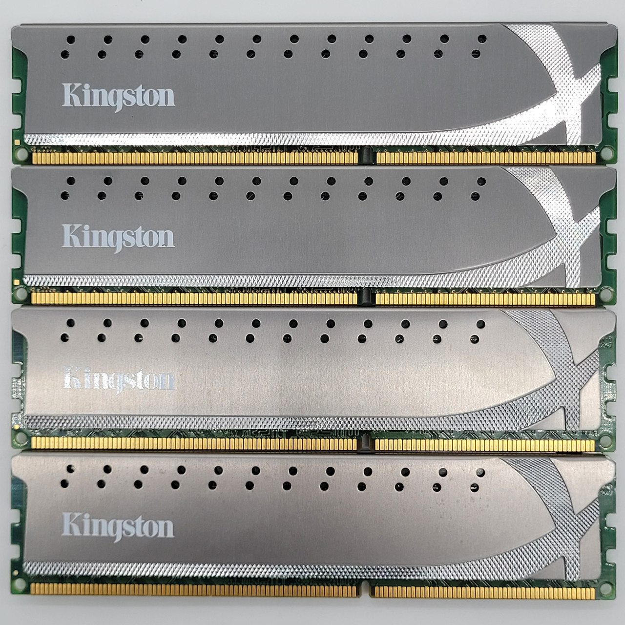 Комплект оперативної пам'яті Kingston HyperX PnP DDR3 32Gb (4x8Gb) 1600MHz PC3-12800U 2R8 CL9 (KHX16C9P1K2/16) Б/В