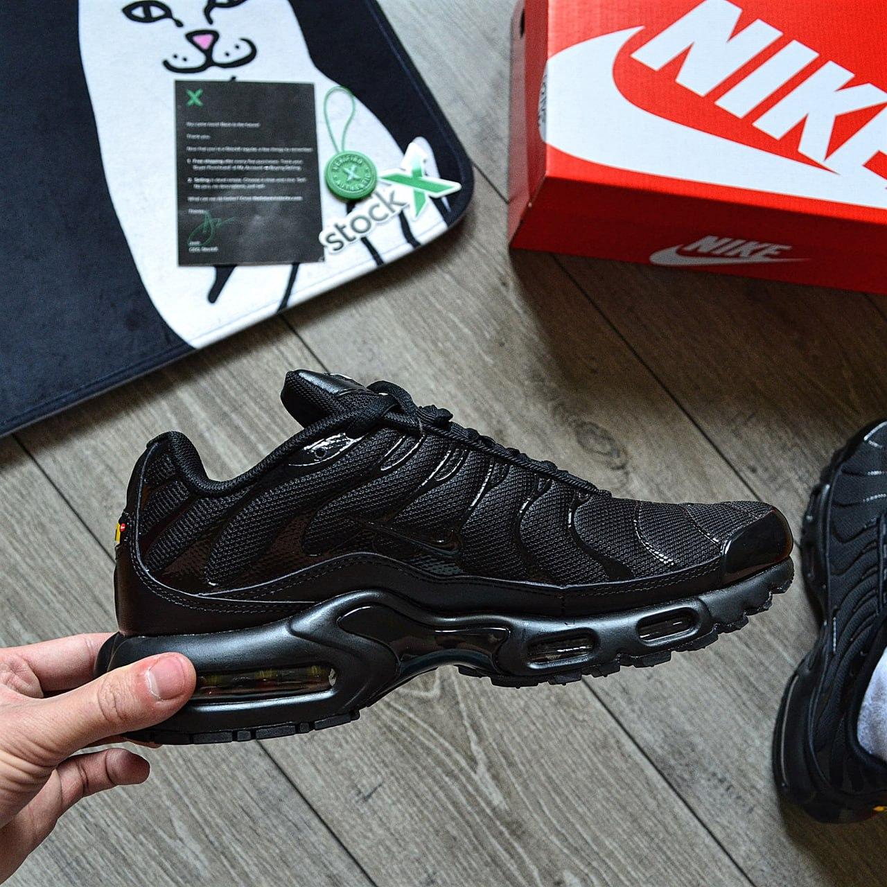 Чоловічі кросівки Nike Air Max Tn Plus Black Чорні Взуття Найк Аір Макс Плюс повсякденні текстиль весна літо, фото 1