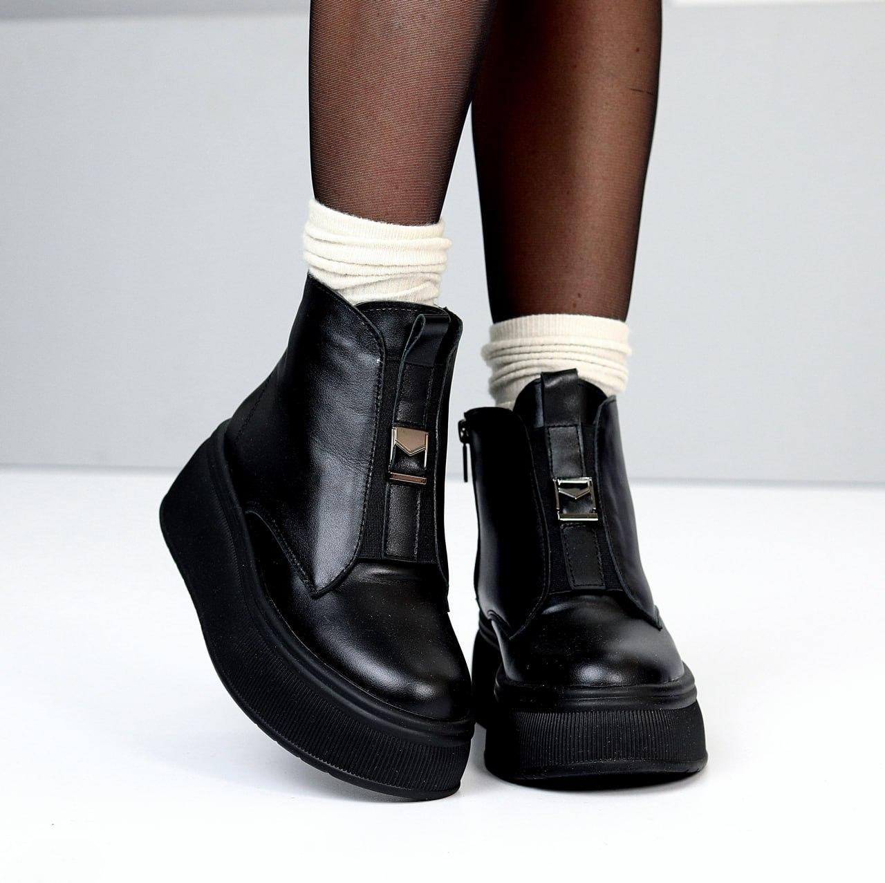 Жіночі шкіряні зимові черевики на блискавці молодіжні чорні натуральна шкіра
