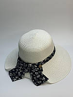 Літній жіночий капелюх з вишуканим декором