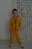 Дитячий спортивний костюм для хлопчика толстовка та штани з матеріалу двонитка гірчичного кольору р. 104-170, фото 4