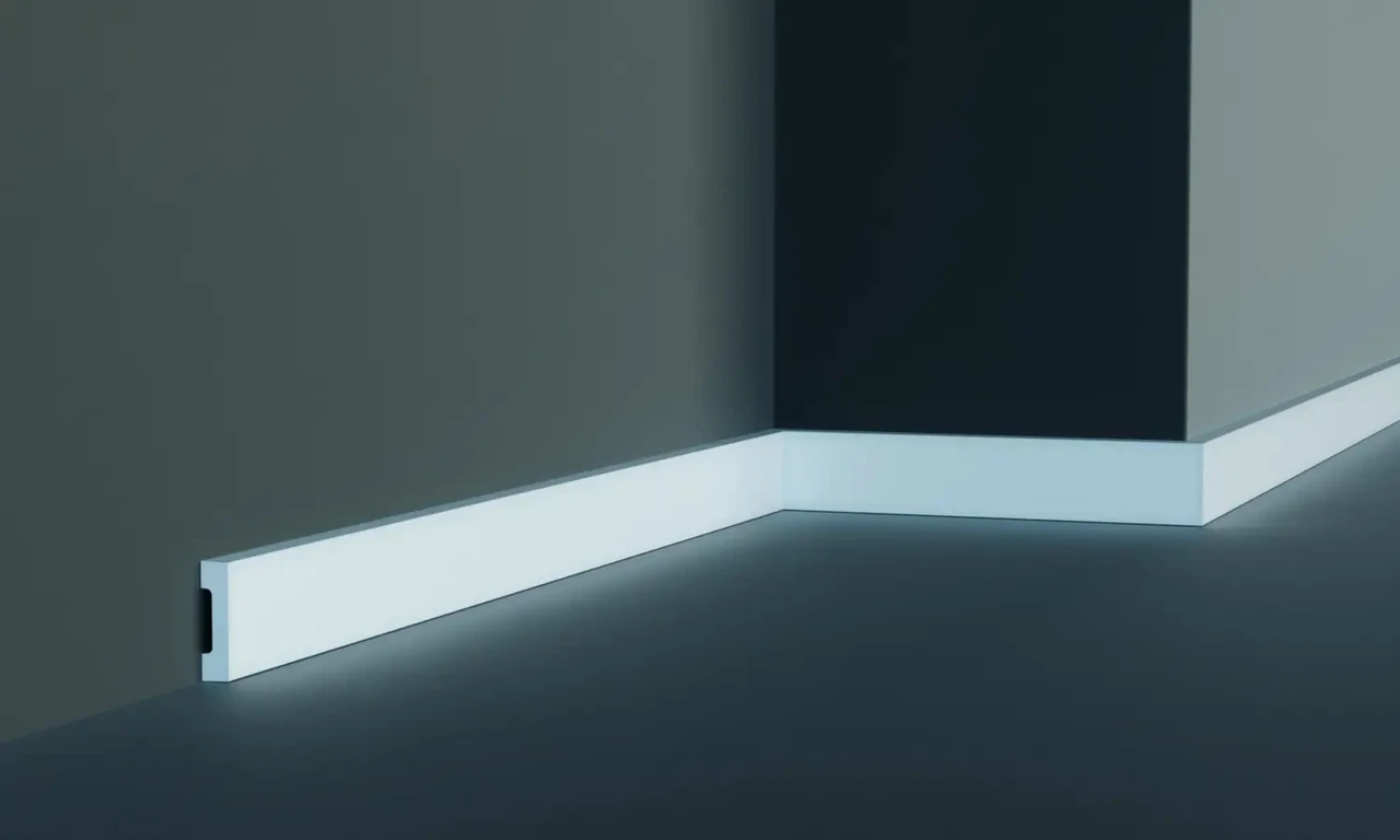 Плінтус (молдинг) поліуретановий гладкий Gaudi Decor CR 931, фото 1