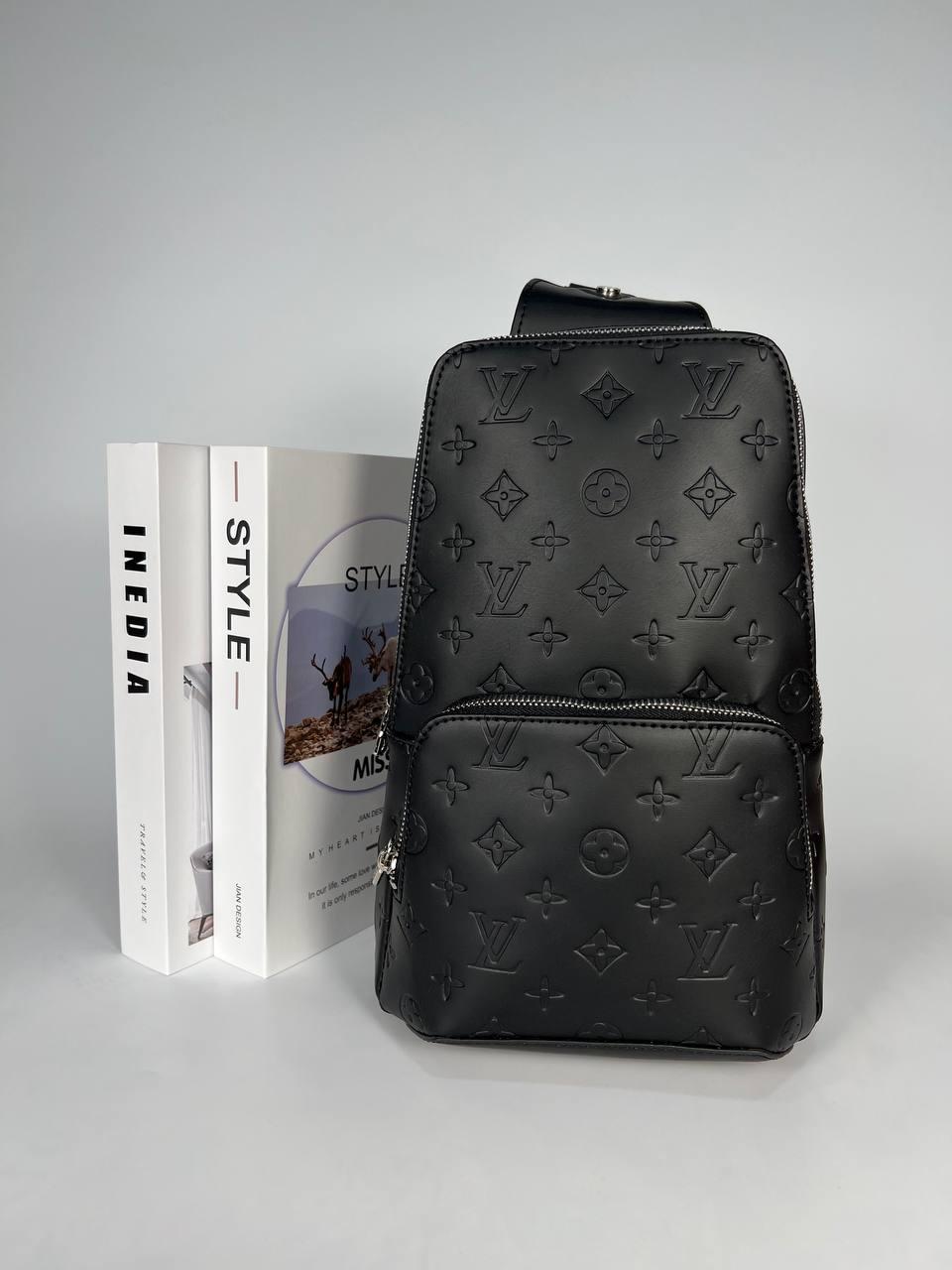 Чоловіча чорна шкіряна сумка Louis Vuitton