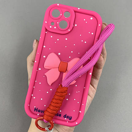 Чохол для Apple iPhone 13 чохол з бантиком з коротким ремінцем на руку на телефон айфон 13 малиновий q01u, фото 1
