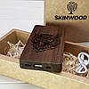 Портативний зарядний пристрій з дерева з гравіюванням "Sova 2" Американський горіх на 10 000 mA, фото 7