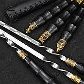 Стильний подарунковий набір комплект шампурів для гриля м'яса шашлику у шкіряному чохлі шампура барбекю чоловікові на подарунок