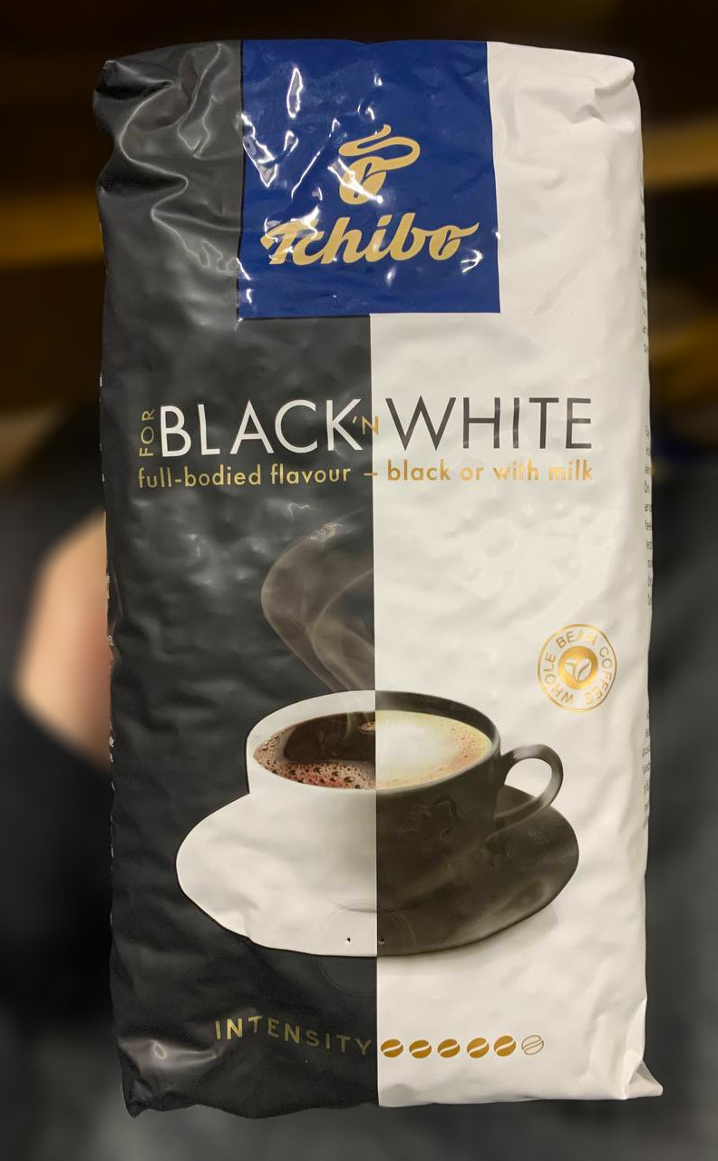 Кава в зернах "Tchibo Black & White" 1 кг Німеччина